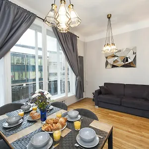 https://le-marais-de-ville-apartments.fr-paris.fr