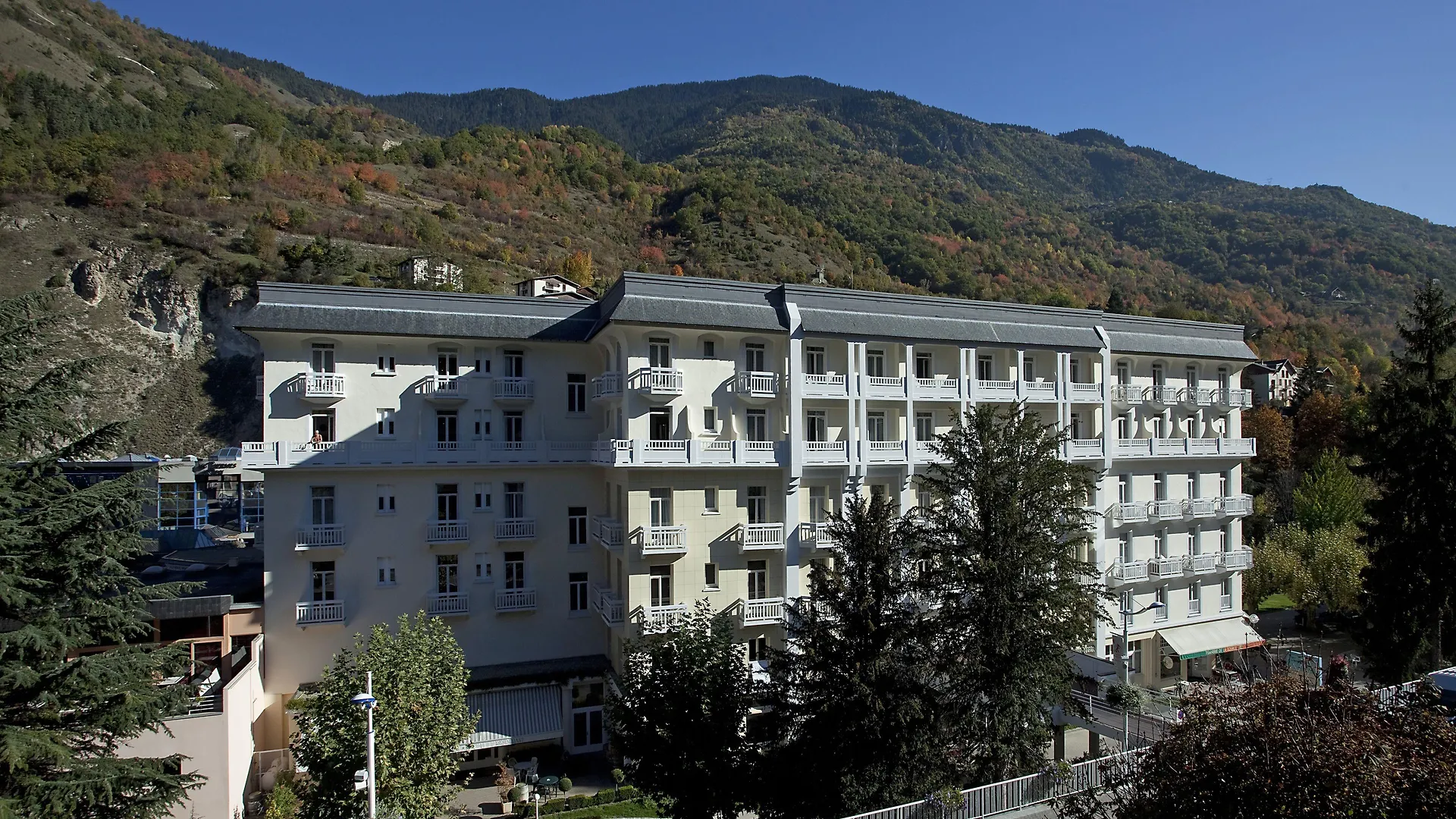 B&B Home Brides-Les-Bains Les 3 Vallees 4*,